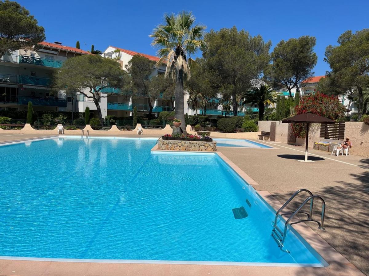 Saint-Raphael, Boulouris, F2 Dans Belle Residence 3 Piscines, Proche Bord De Mer Ngoại thất bức ảnh